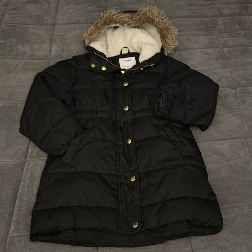 Girls Long Puffer Coat with imitation fur hood from Old Navy (Sz 8 - Black)